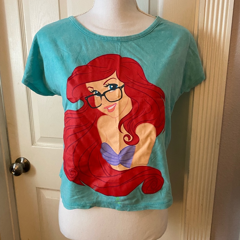 Woman's Disney's Little mermaid cropped tee shirt size medium